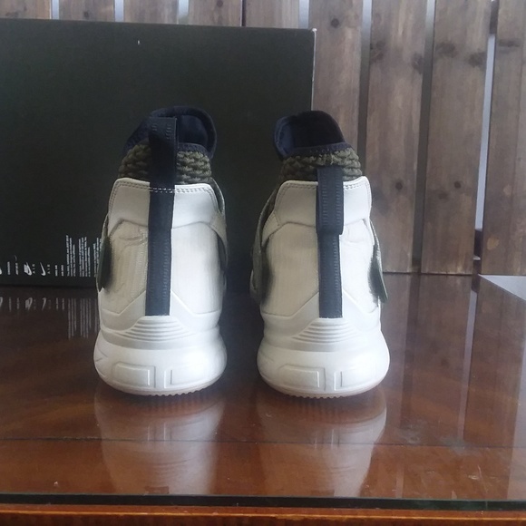 Nike LeBron James Shoes NEW - Picture 6 of 8